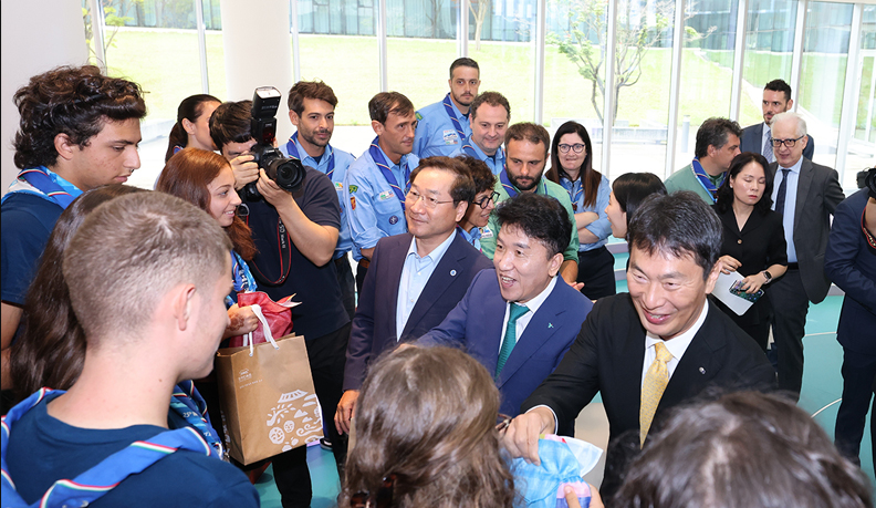Hana Financial Group Visits and Encourages World Scout Jamboree Participants at Hana Global Campus