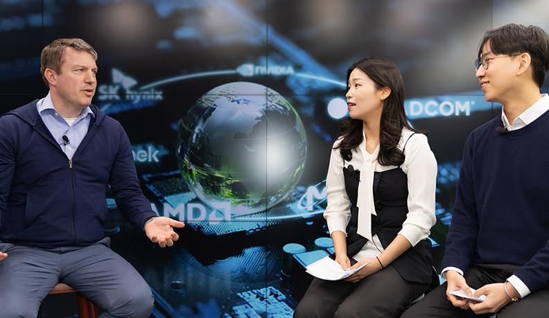 미국 반도체 전망 온라인 인터뷰 세미나 진행 모습